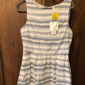 Beach lunch lounge linen dress